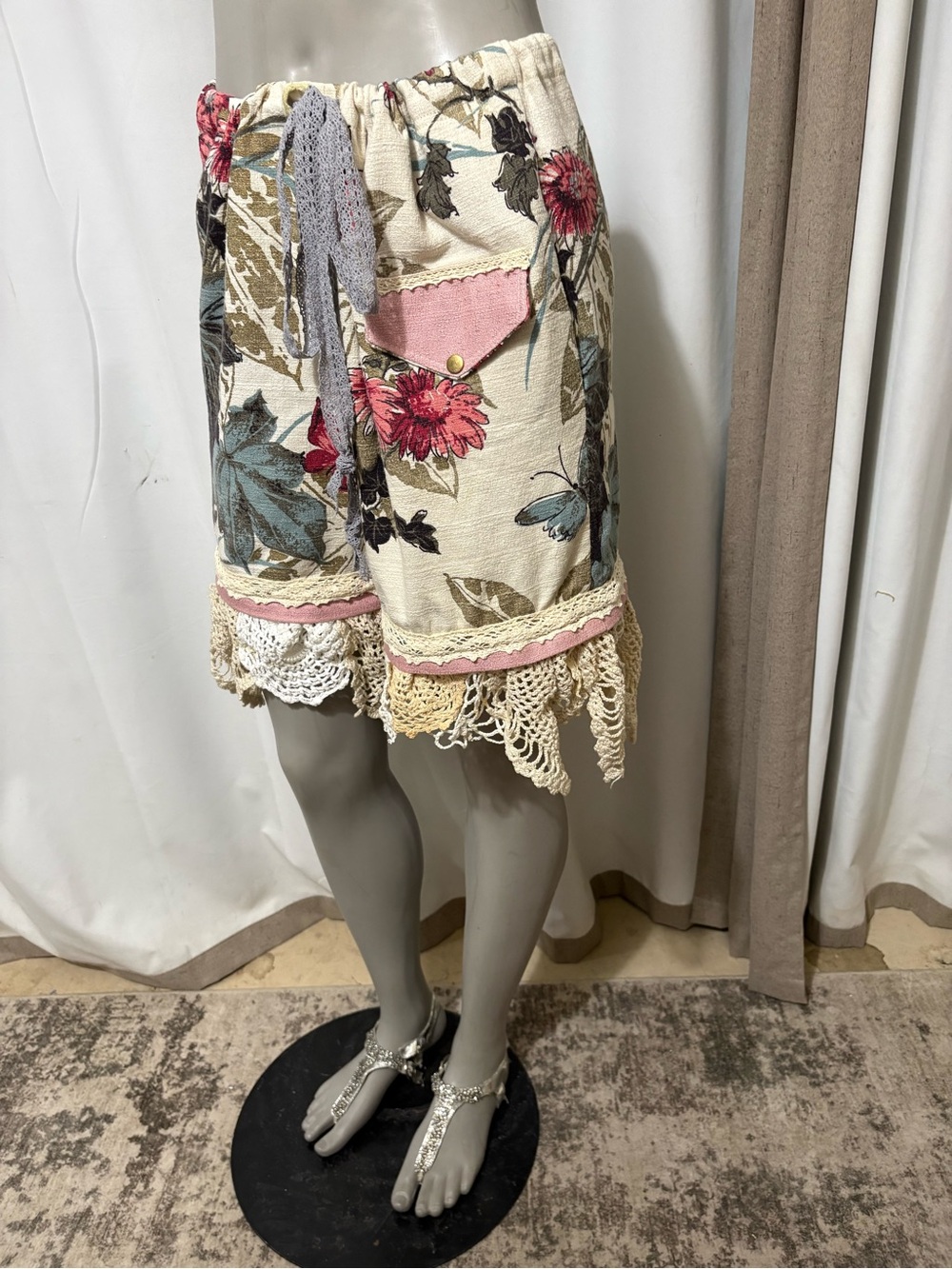 Floral Crochet Trim Drawstring Shorts - Cream Pink Blue - Picture 16 of 16
